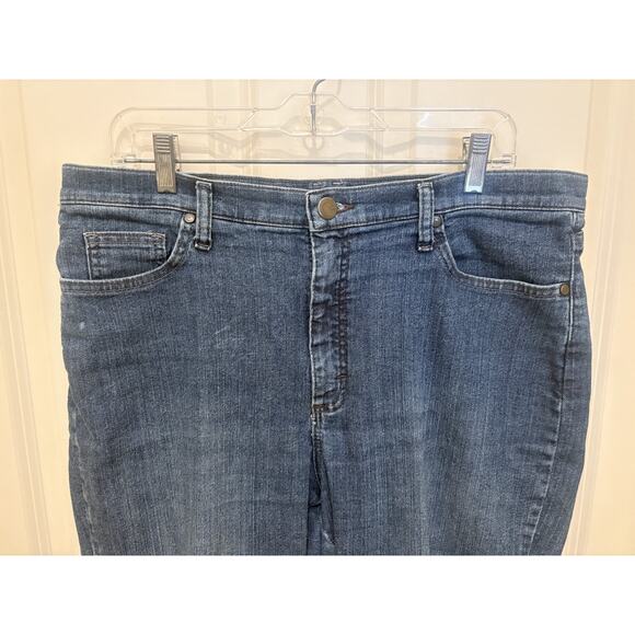 Lee Relaxed Fit At the Waist Jeans Womens Size 16 Short Medium Wash Denim - Picture 3 of 5
